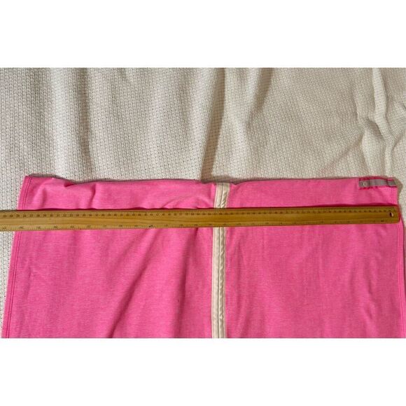 Lululemon Bright Pink Vinyasa Infinity Women’s Scarf - Picture 9 of 10